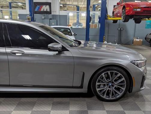 2022 BMW 750 i xDrive