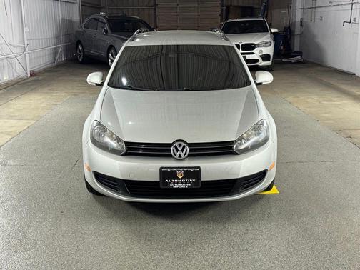 Reflex Silver Metallic 2011 Volkswagen Jetta SportWagen TDI