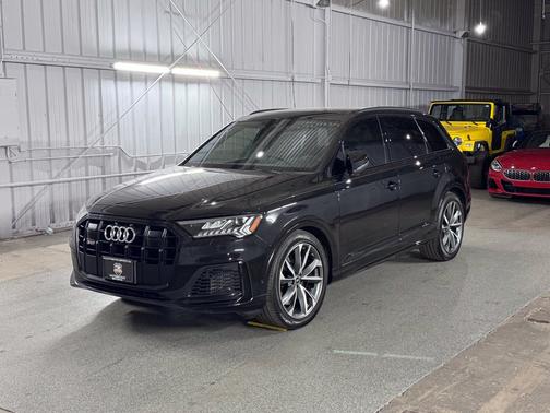 Mythos Black Metallic 2024 Audi SQ7 4.0T Premium Plus