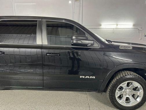 Diamond Black Crystal Pearlcoat 2025 RAM 1500 Big Horn/Lone Star