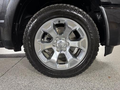 Diamond Black Crystal Pearlcoat 2025 RAM 1500 Big Horn/Lone Star