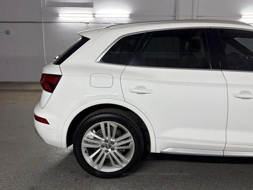 Ibis White 2018 Audi Q5 2.0T Premium