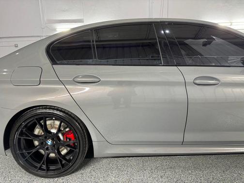 Bernina Grey Amber Effect Metallic 2022 BMW M550 i Xdrive