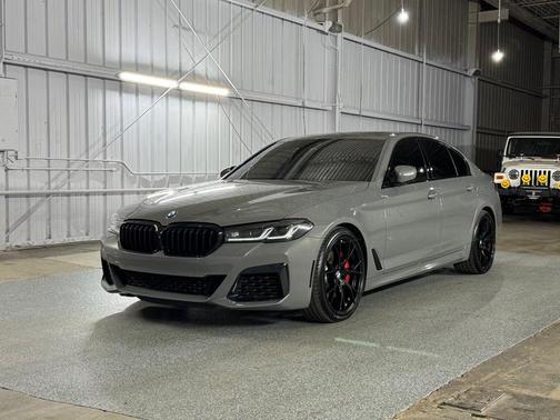 Bernina Grey Amber Effect Metallic 2022 BMW M550 i Xdrive