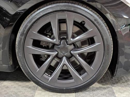 2021 Tesla Model S Plaid