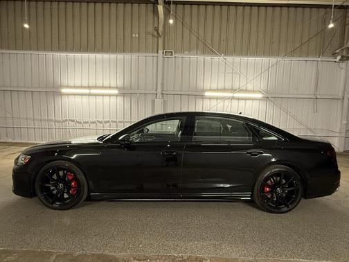 2022 Audi S8 4.0T