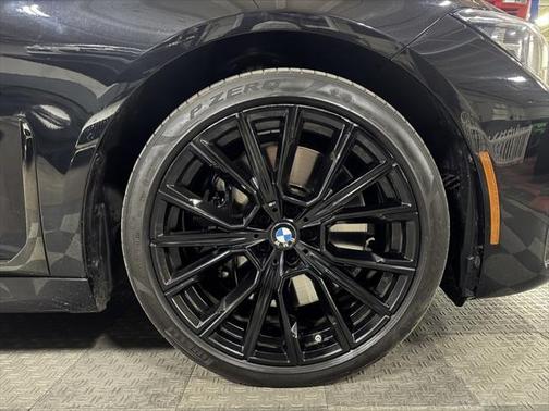 2022 BMW 750 i xDrive