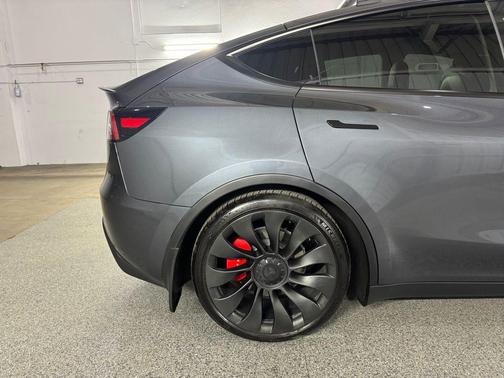 Midnight Silver Metallic 2023 Tesla Model Y Performance Dual Motor All-Wheel Drive