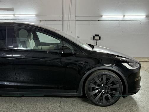 2022 Tesla Model X Plaid Tri Motor All-Wheel Drive