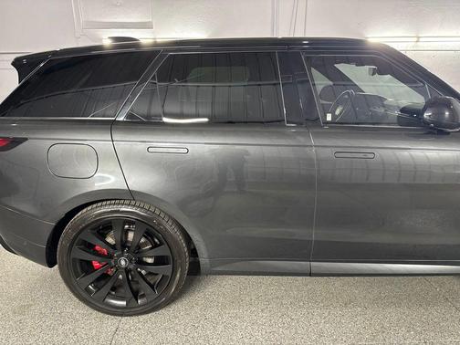Carpathian Grey Premium Metallic 2023 Land Rover Range Rover Sport SE