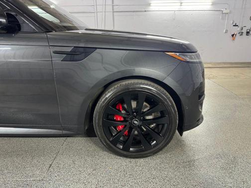 Carpathian Grey Premium Metallic 2023 Land Rover Range Rover Sport SE