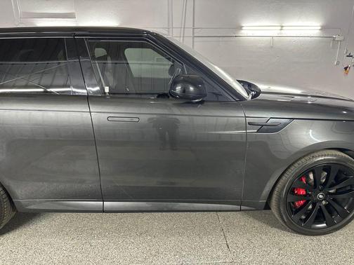 Carpathian Grey Premium Metallic 2023 Land Rover Range Rover Sport SE