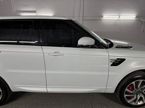 Yulong White Metallic 2020 Land Rover Range Rover Sport HSE Dynamic