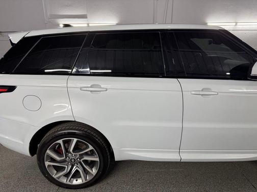 Yulong White Metallic 2020 Land Rover Range Rover Sport HSE Dynamic