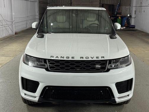 Yulong White Metallic 2020 Land Rover Range Rover Sport HSE Dynamic