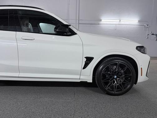 Alpine White 2024 BMW X4 M Base