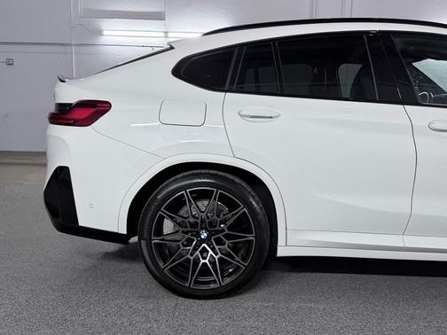 Alpine White 2024 BMW X4 M Base