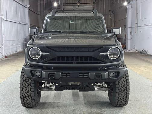 Carbonized Gray Metallic 2024 Ford Bronco Black Diamond