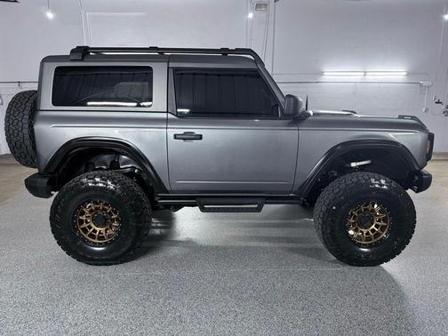 Carbonized Gray Metallic 2024 Ford Bronco Black Diamond