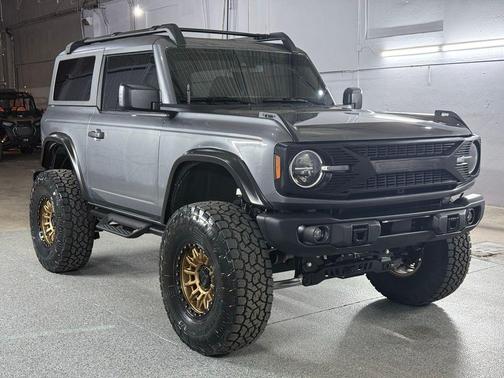 Carbonized Gray Metallic 2024 Ford Bronco Black Diamond