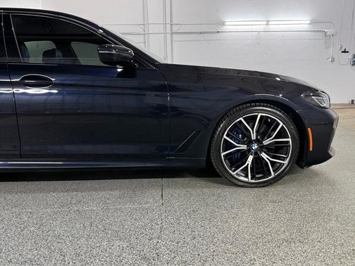 Carbon Black Metallic 2021 BMW M550 i xDrive