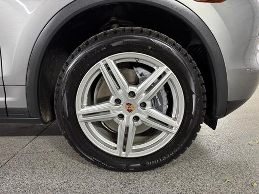 Meteor Gray Metallic 2014 Porsche Cayenne Diesel