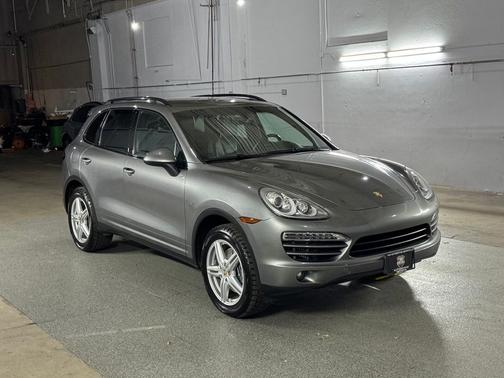 Meteor Gray Metallic 2014 Porsche Cayenne Diesel