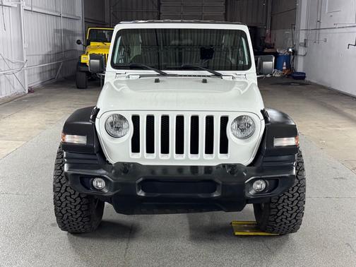 Bright White Clearcoat 2021 Jeep Wrangler Unlimited Sport S