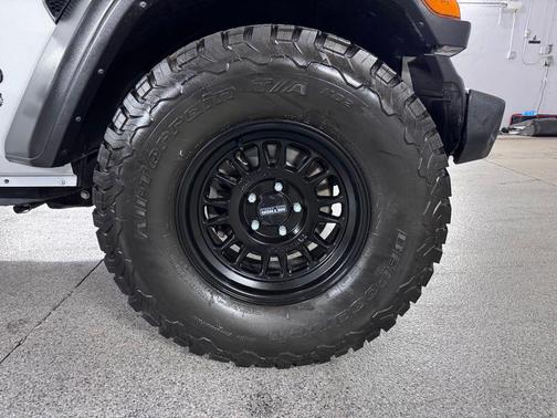 Bright White Clearcoat 2021 Jeep Wrangler Unlimited Sport S