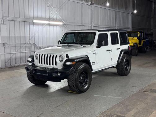 Bright White Clearcoat 2021 Jeep Wrangler Unlimited Sport S