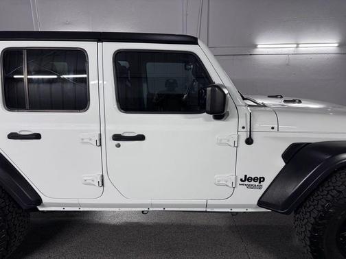 Bright White Clearcoat 2021 Jeep Wrangler Unlimited Sport S
