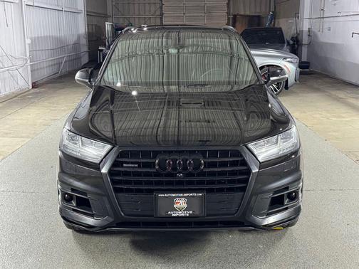 Orca Black Metallic 2019 Audi Q7 55 Prestige