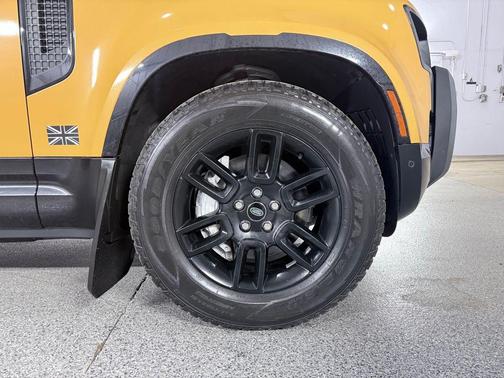 Santorini Black Metallic 2022 Land Rover Defender 110 X-Dynamic SE