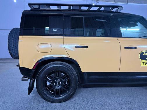 Santorini Black Metallic 2022 Land Rover Defender 110 X-Dynamic SE