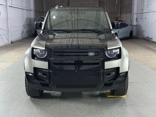 Silicon Silver Premium Metallic 2023 Land Rover Defender 110 X