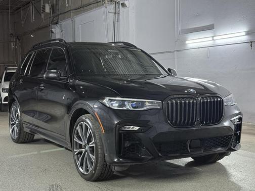 2022 BMW X7 M50i