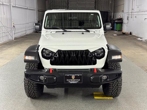 Bright White Clearcoat 2021 Jeep Wrangler Willys