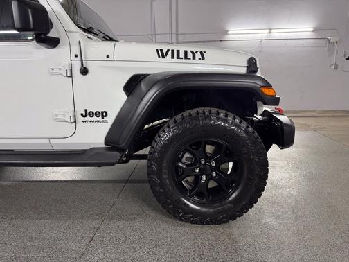 Bright White Clearcoat 2021 Jeep Wrangler Willys