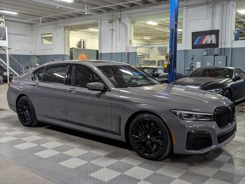 2022 BMW 750 i xDrive