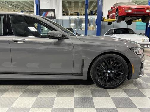 2022 BMW 750 i xDrive