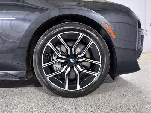 Black Sapphire Metallic 2023 BMW 760 i xDrive