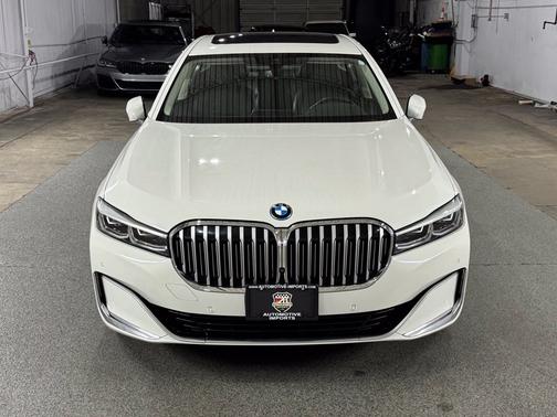 Alpine White 2022 BMW 745e xDrive