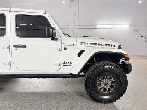 Bright White Clearcoat 2021 Jeep Wrangler Unlimited Rubicon 392