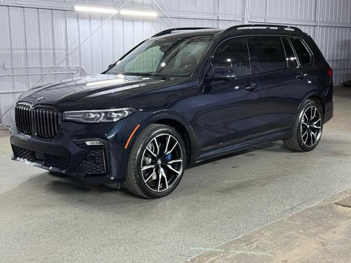 Carbon Black Metallic 2021 BMW X7 xDrive40i