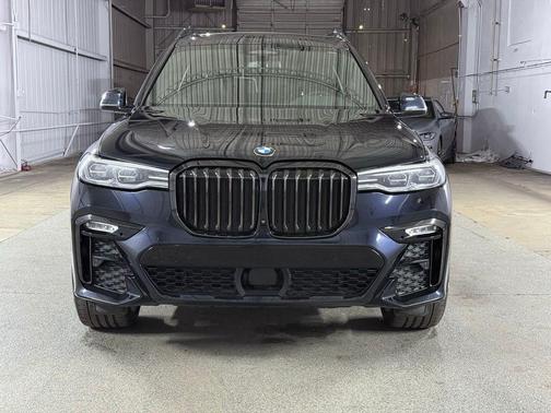 Carbon Black Metallic 2021 BMW X7 xDrive40i
