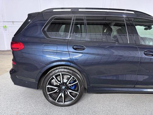 Carbon Black Metallic 2021 BMW X7 xDrive40i