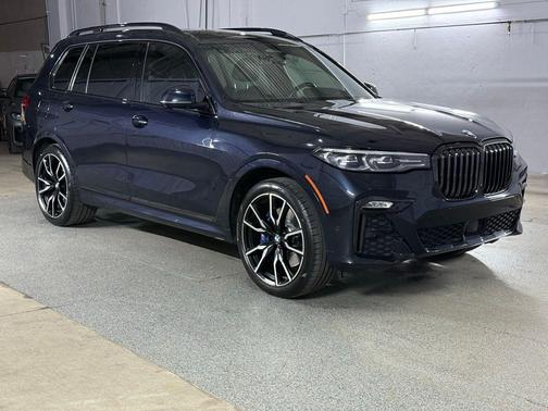 Carbon Black Metallic 2021 BMW X7 xDrive40i