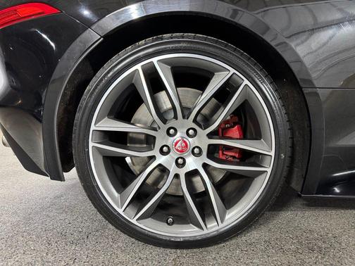 2017 Jaguar F-TYPE R