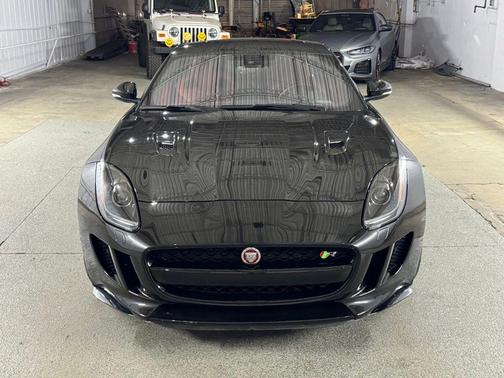 2017 Jaguar F-TYPE R