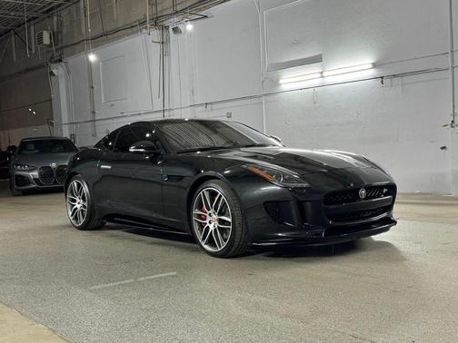 2017 Jaguar F-TYPE R